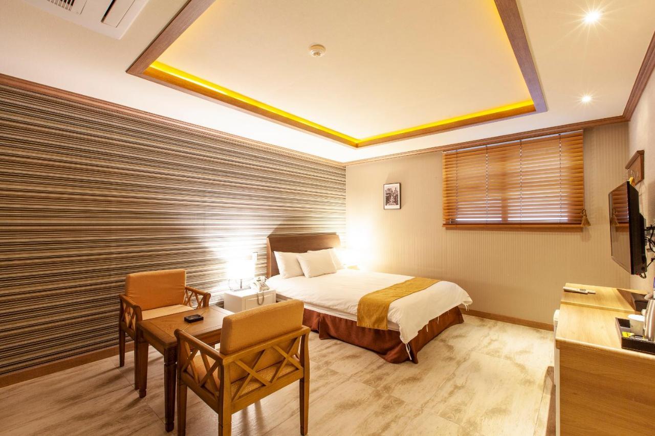 Sahara Hotel Jeju Buitenkant foto