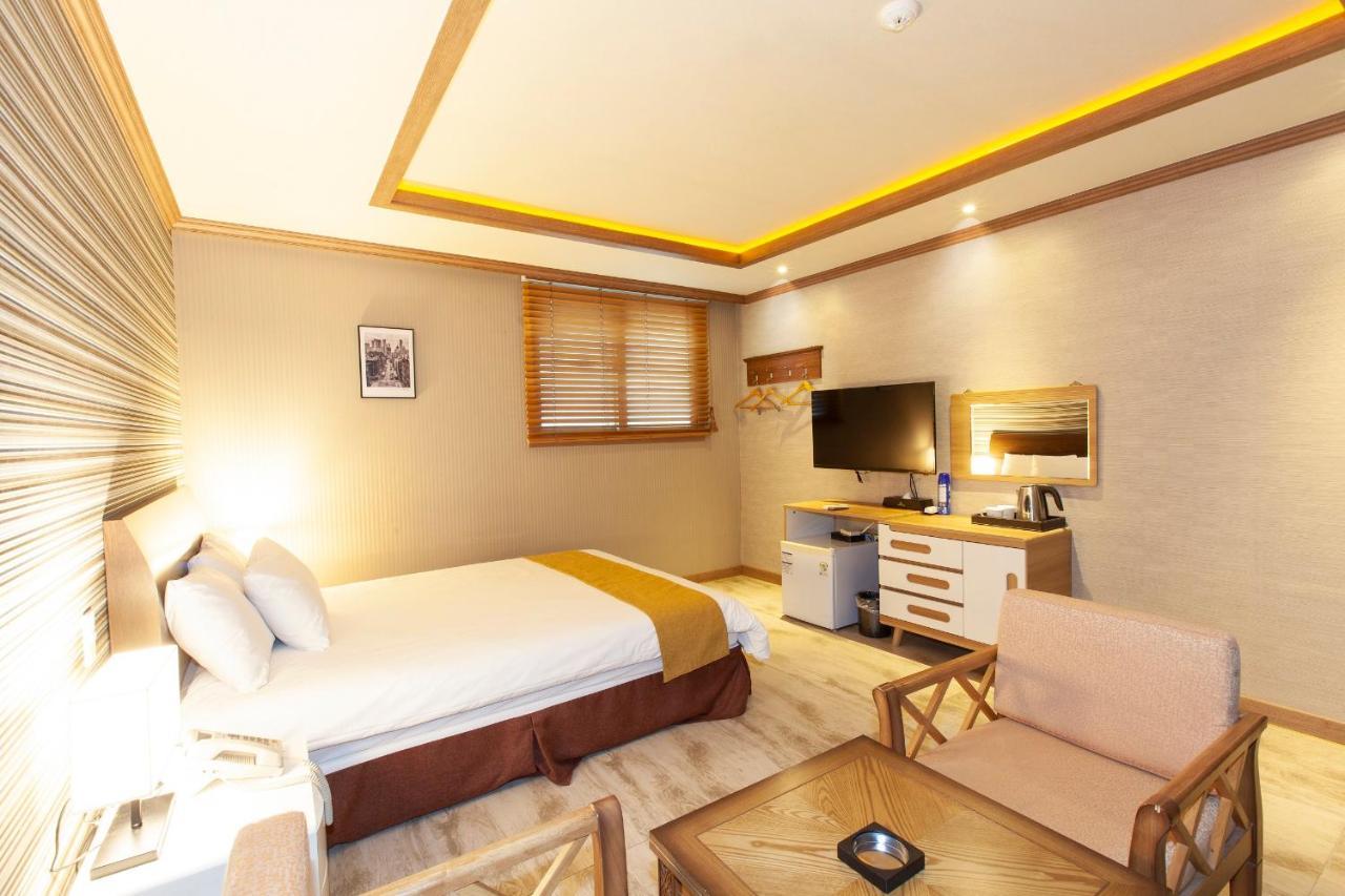 Sahara Hotel Jeju Buitenkant foto